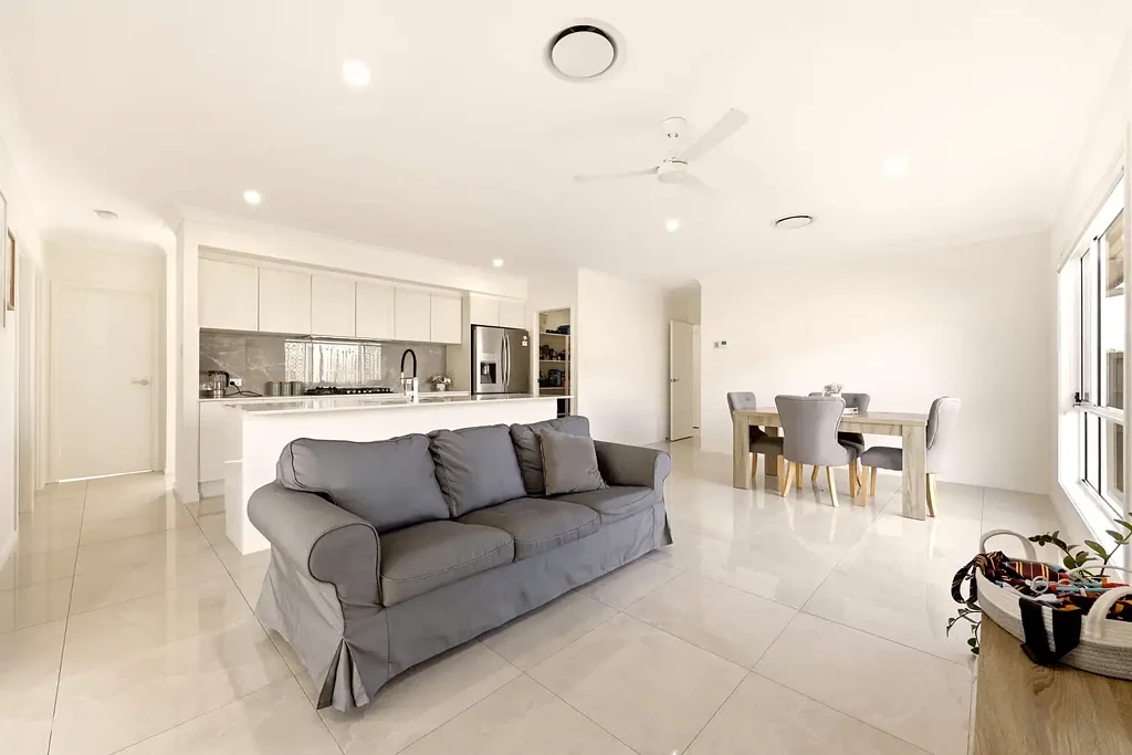 Kallangur 4房 宁静小巷中的现代家庭生活 Contemporary Family Living in a Quiet Cul-de-Sac