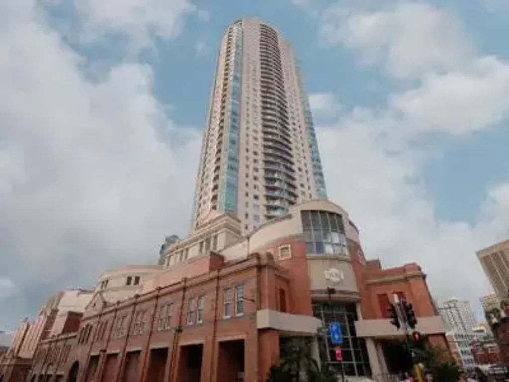 Timber Floor through-out, 2 bedrooms + 2 bathroom apartment located in the popular "The Peak" Building