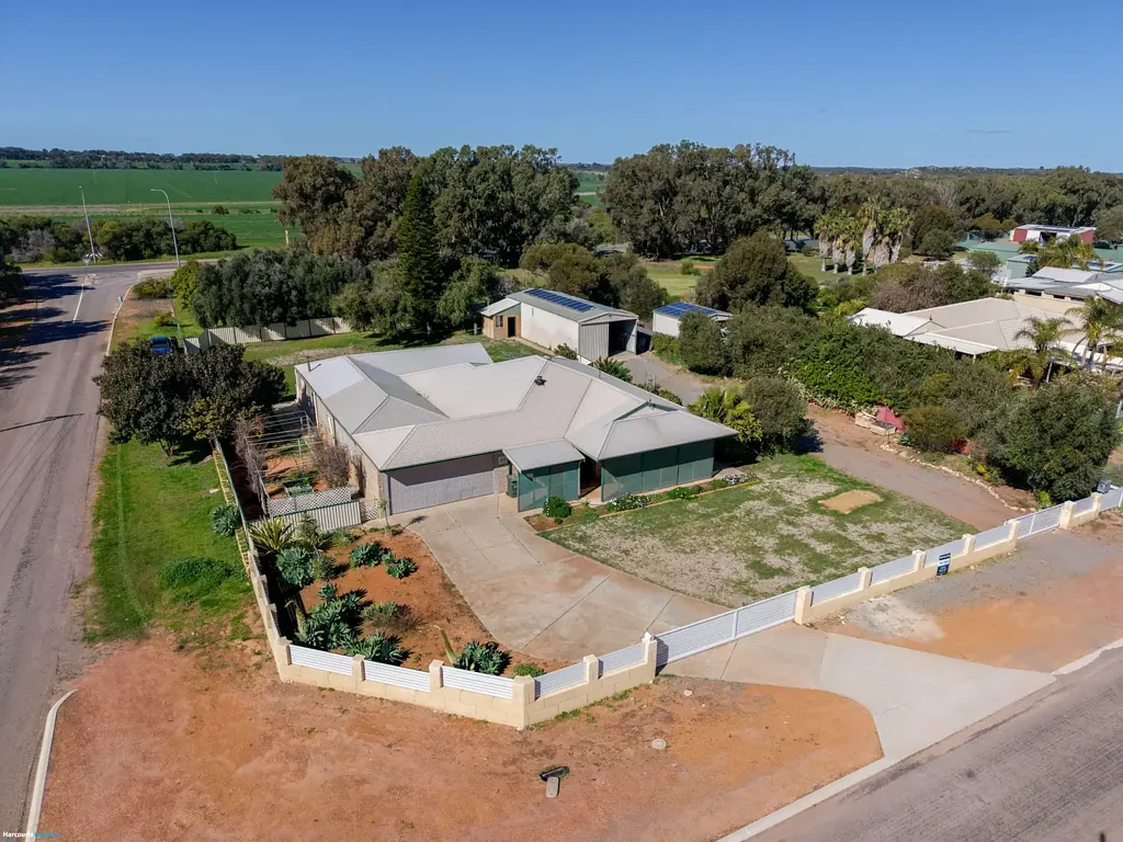 92 Tulloch Drive, Dongara, WA 6525