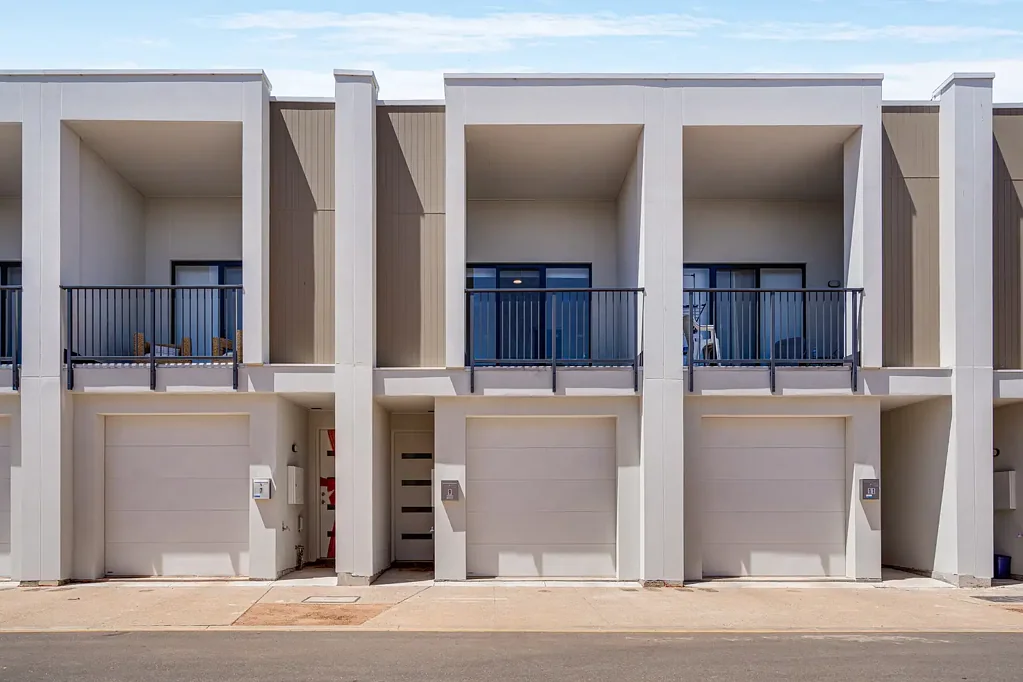 Modern Comfort Meets Effortless Living: Your Stylish Townhouse Awaits