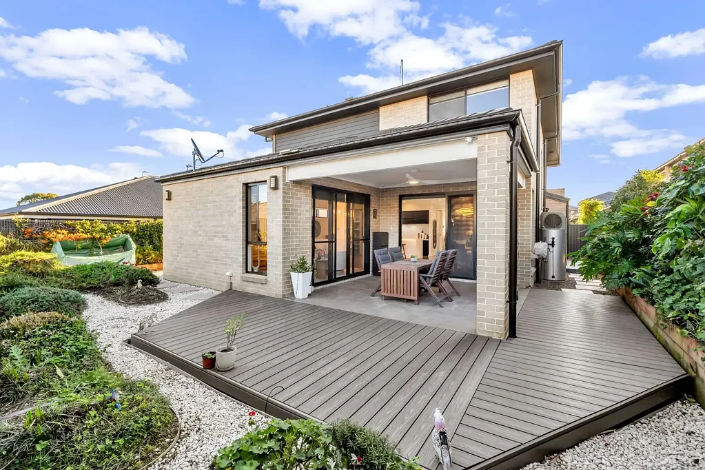 Riverstone 5غرفة نوم High-Tech North Facing Clarendon Family Haven | Prime Location Walk to Schofields Public School