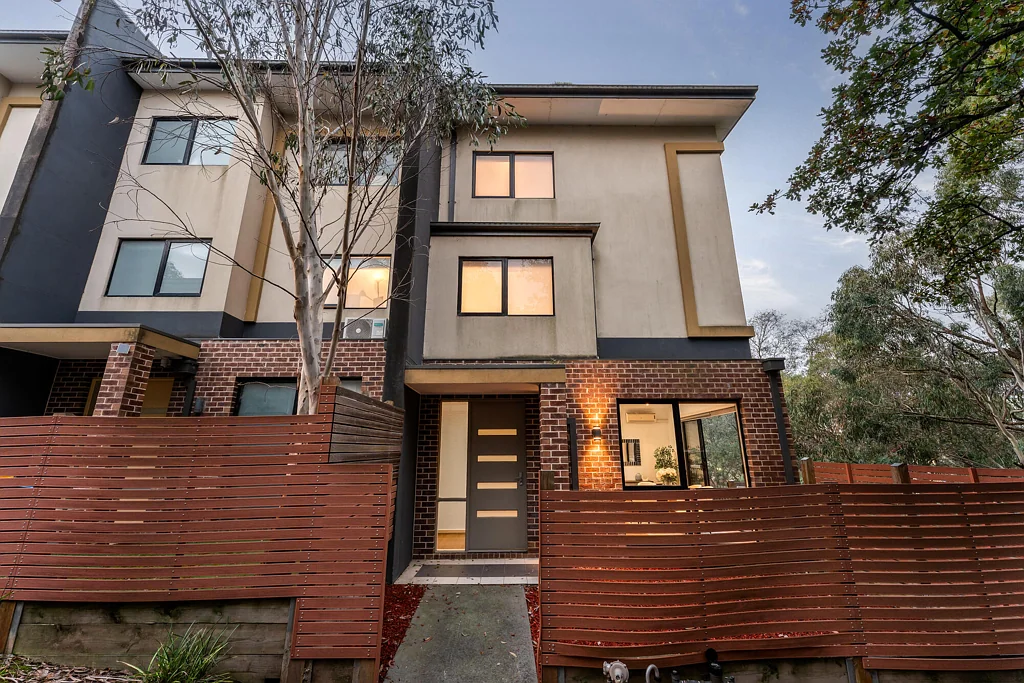 10/19 Hughes Street, Burwood, VIC 3125