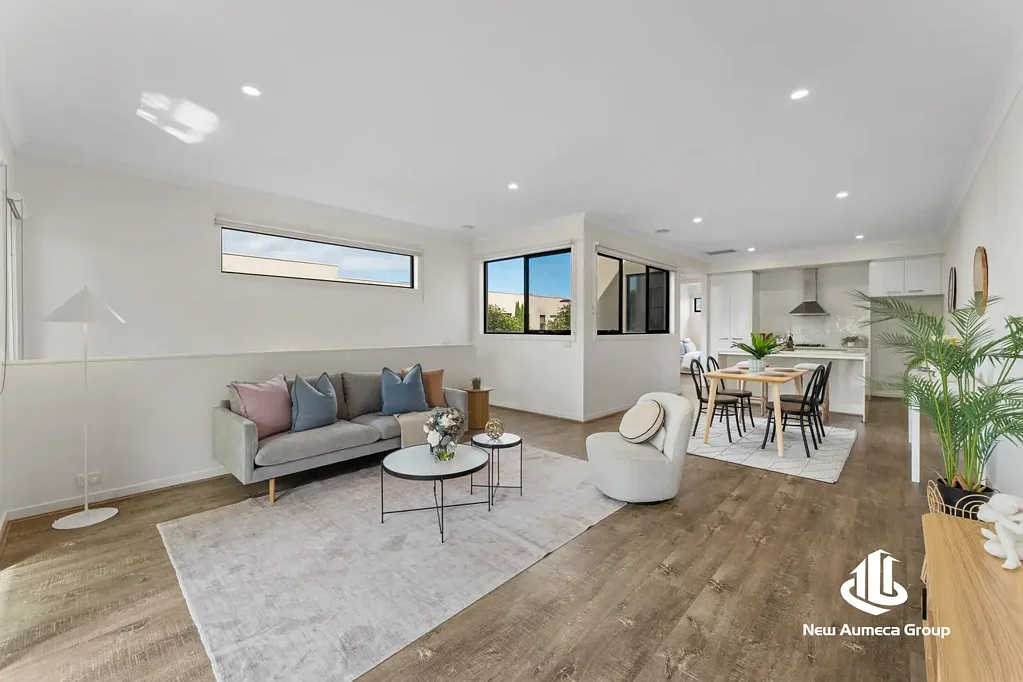 Craigieburn 3Kwarto Refined Lakeside Townhouse with Leafy Outlook & Glimpses of the Water