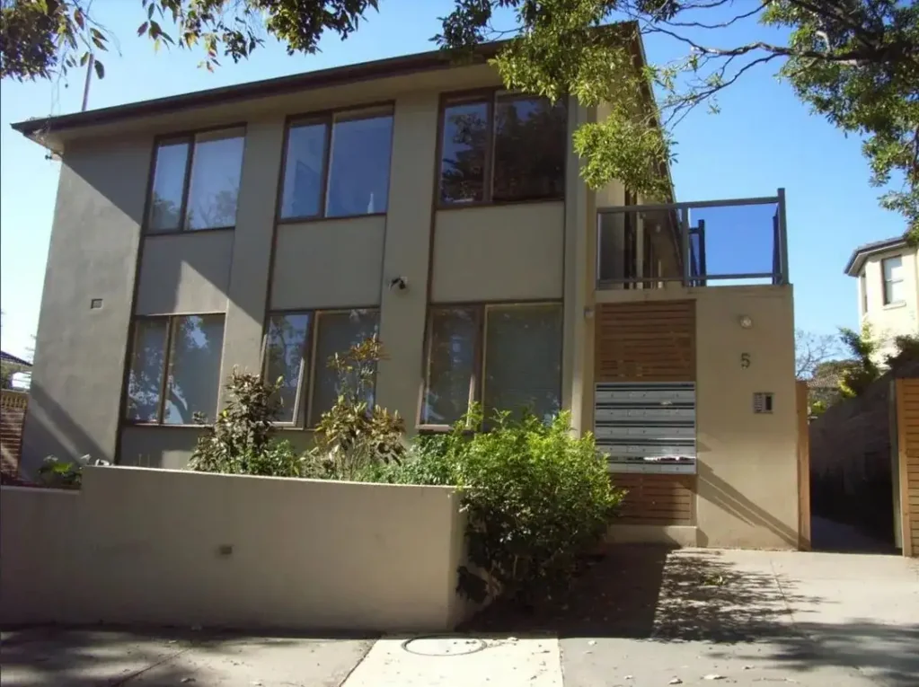 Quiet, Leafy & Exceptionally Convenient – Charming 1-Bedroom Apartment