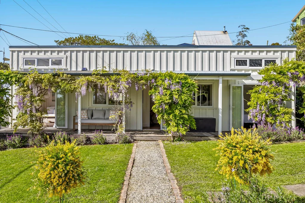 Stanmore Bay 1Kwarto Coastal Charm with Stunning Sea Views
