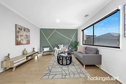 17 Olivetree Loop, Craigieburn