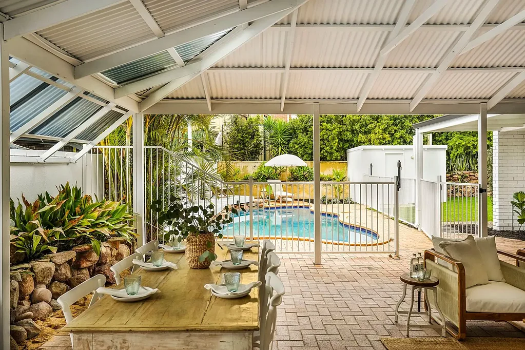 Duncraig 4ਬੈੱਡਰੂਮ Stylish Designer Renovation in Leafy, Family-Friendly Pocket