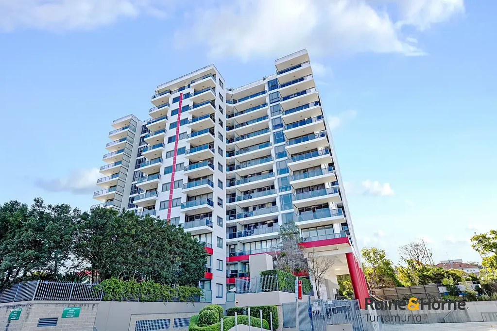 Hornsby 3房 Hornsby顶层分层 3卧298m2 近360度景观 2车位 健身房泳池 优质学区 步行商圈 A Home in the Sky - Rare 3-Bedroom Split-Level Penthouse Living Above Hornsby