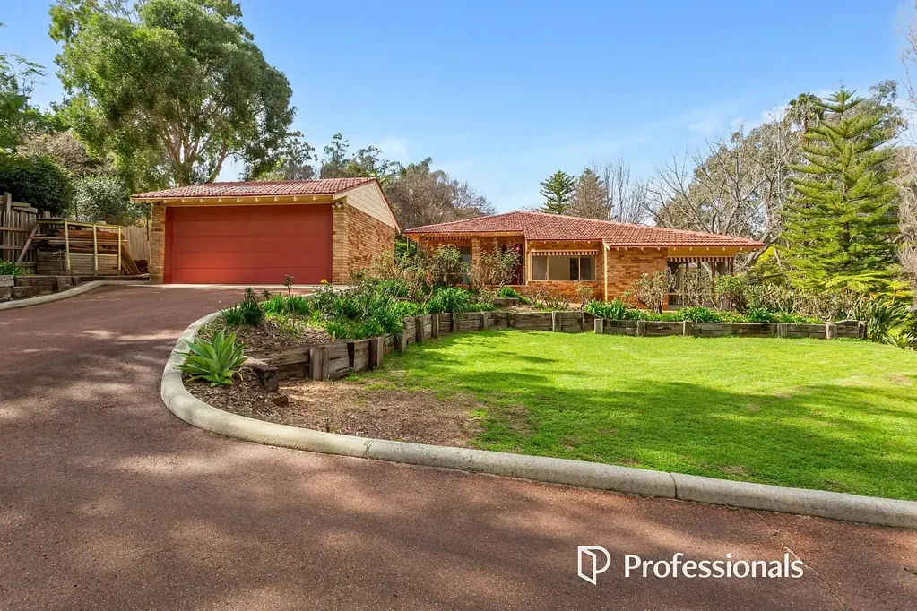 Lesmurdie 4ਬੈੱਡਰੂਮ UNDER OFFER…….in just 6 days!