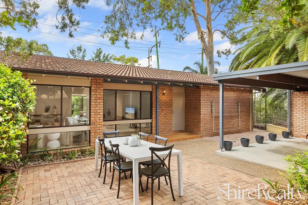 Castle Hill 3 Bedroom Stylishly renovated villa with leafy surrounds