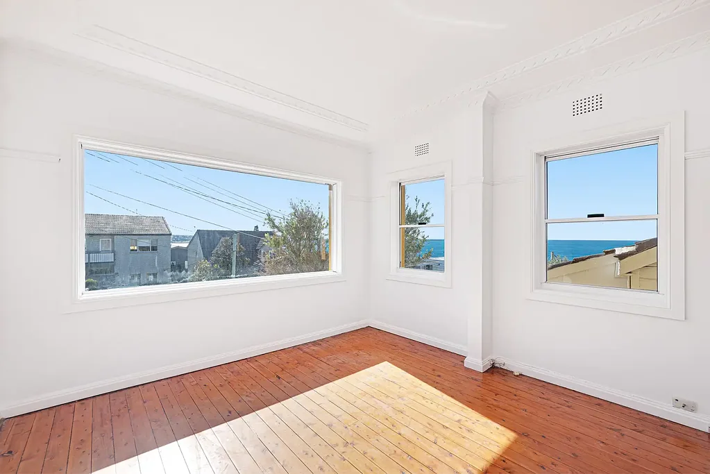 OVERSIZED TWO BEDROOM PLUS STUDY WITH OCEAN VIEWS