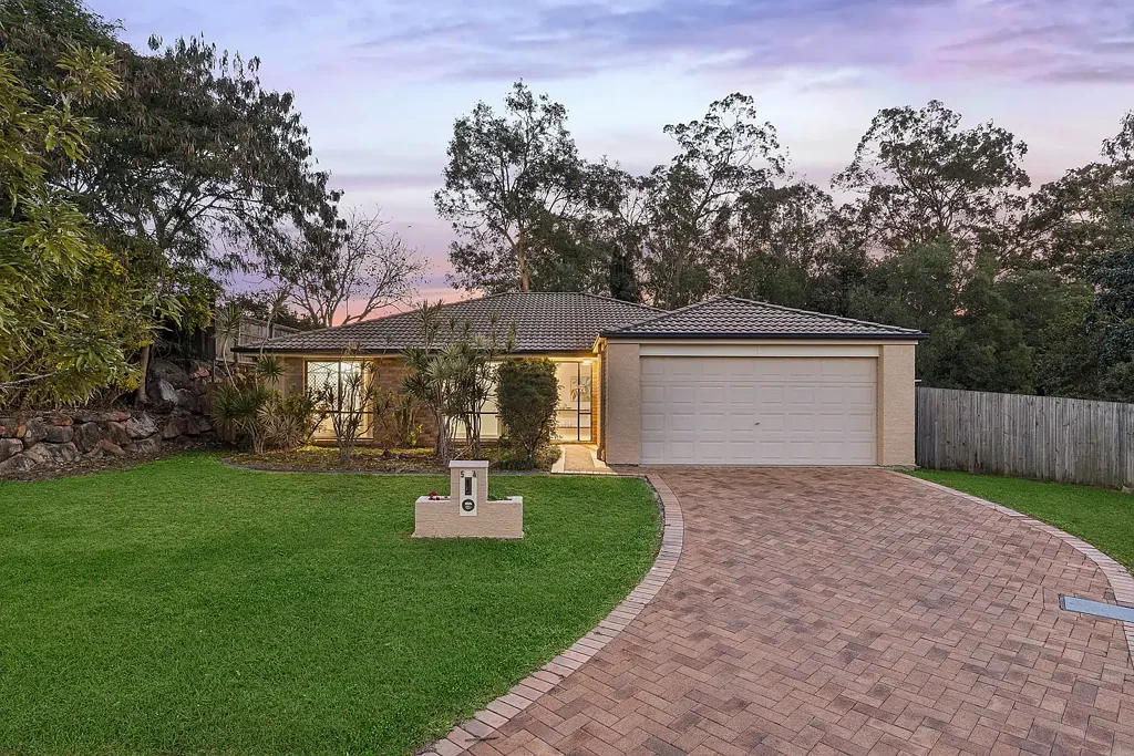 Upper Kedron 4ห้องนอน Low-Maintenance Lifestyle with Multiple Living Areas & Expansive Backyard