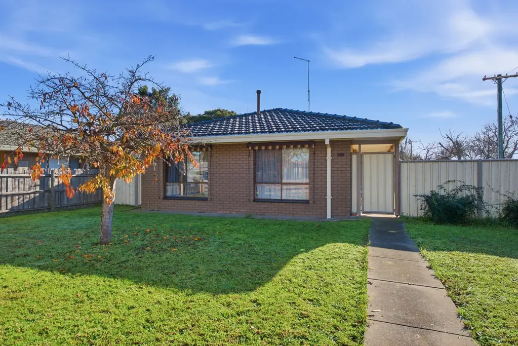 Sale 3침실 Solid Investment Opportunity with Tenancy in Place