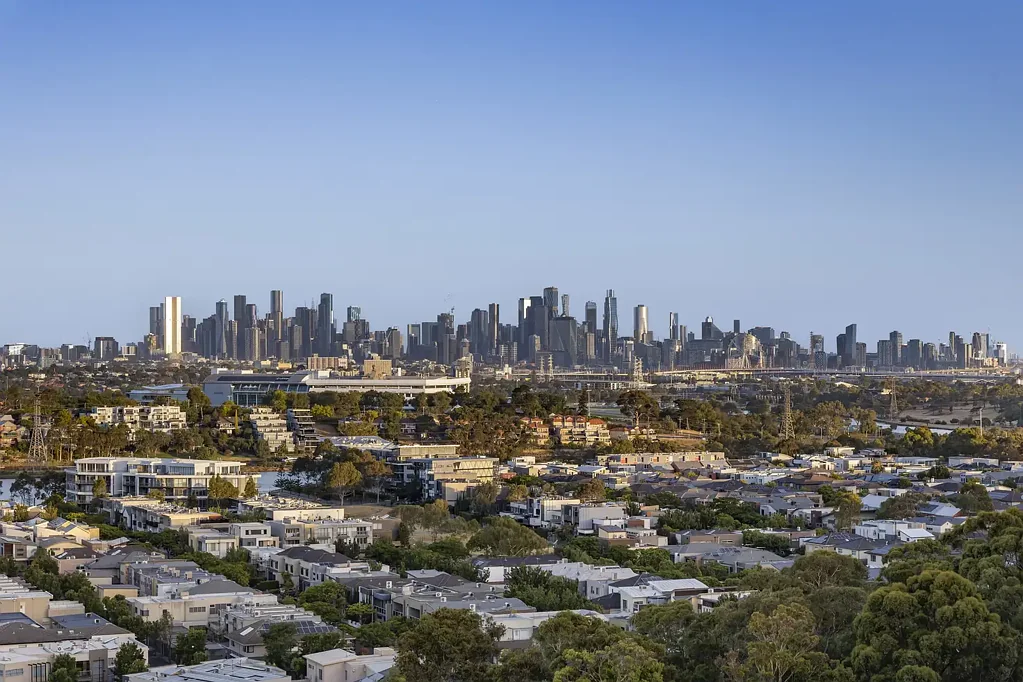 Maribyrnong 4房 豪华顶层公寓，附带5个安全停车位，坐拥令人惊叹的城市景观 LUXURY PENTHOUSE WITH 5 SECURE CAR SPACES & BREATHTAKING CITY VIEWS