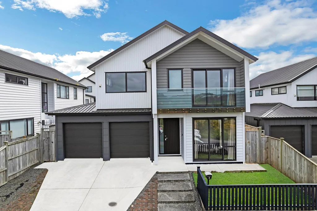Flat Bush 5Zimmer Experience Modern Family Living at its Finest!
