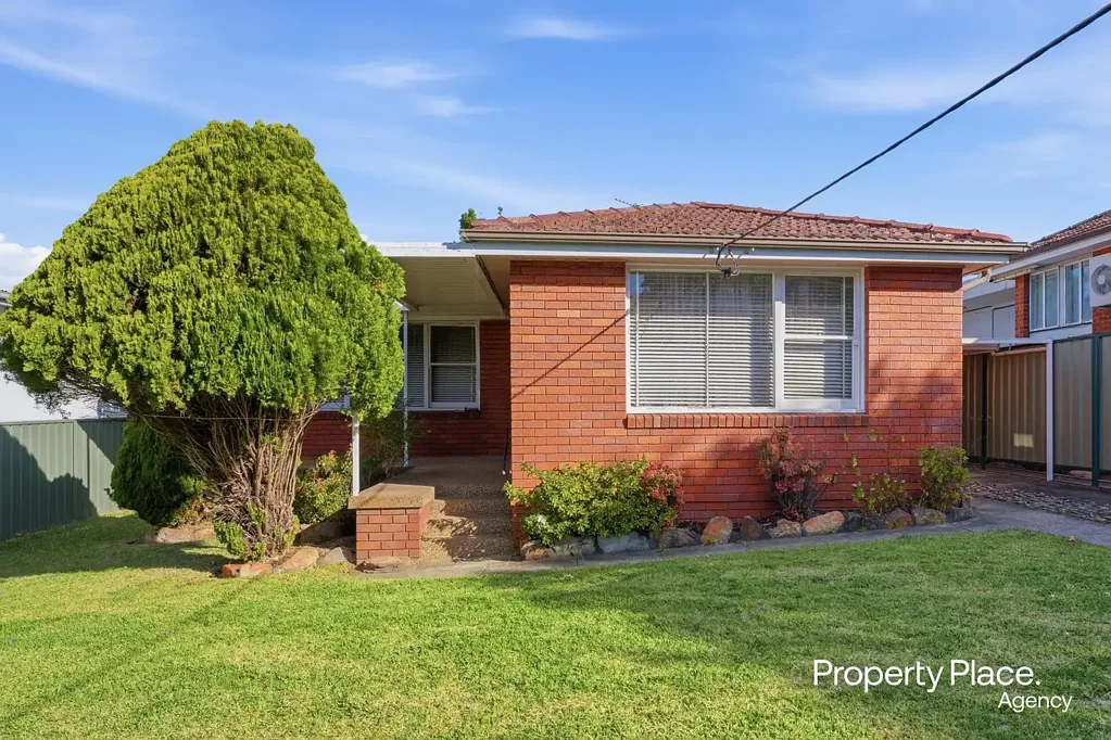 24 Thomas Street, Picnic Point, NSW 2213