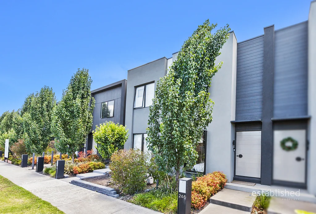 265 Waterhaven Boulevard, Point Cook, VIC 3030