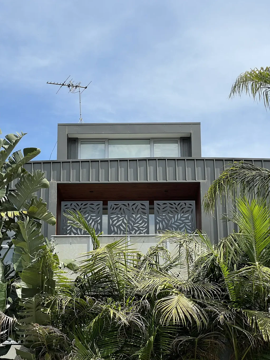 St Kilda East 2कमरा Tropical oasis meets deciduous charm!   This top floor hidden gem ticks the boxes