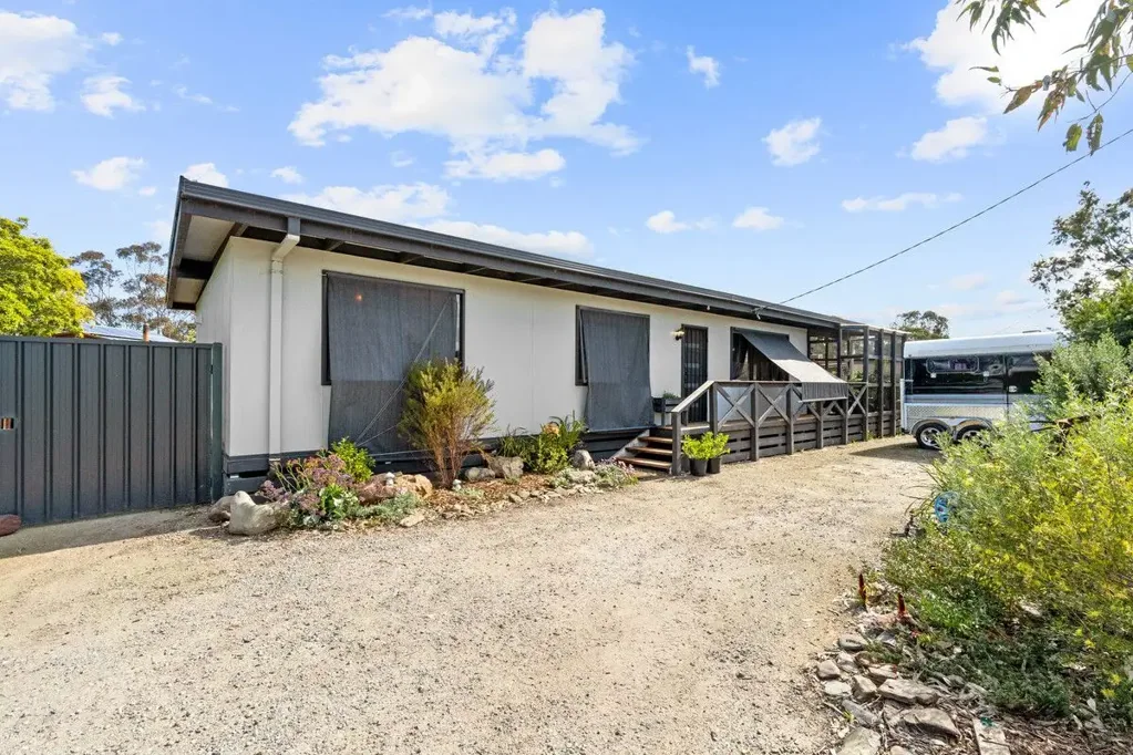 3 Licola Road, Heyfield, VIC 3858