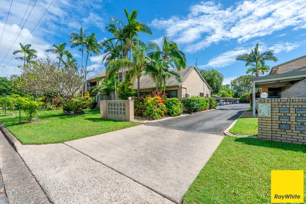 UNFURNISHED - 2 BEDROOM HOLLOWAYS BEACH UNIT