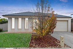 41 Yorkdale Boulevard, Winter Valley