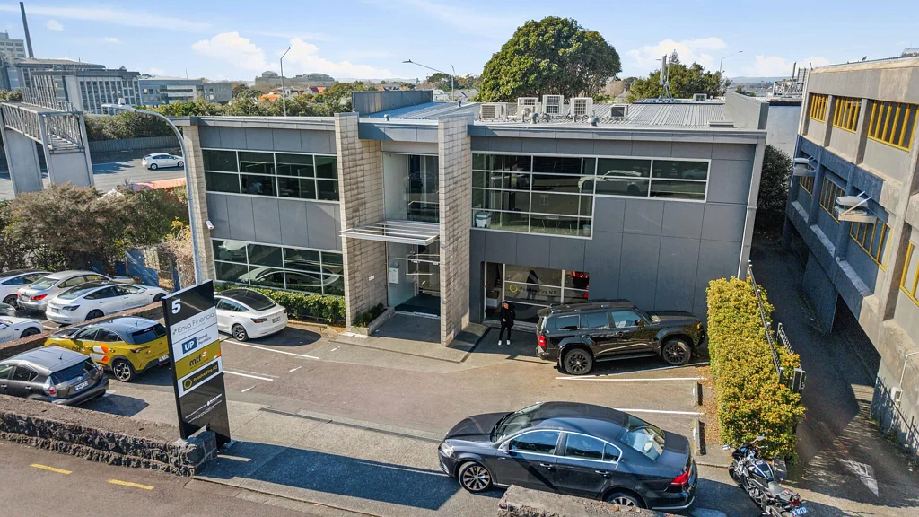 Grafton  Immaculate Grafton Office