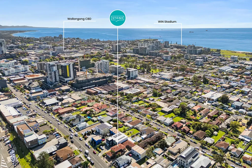 Wollongong 4房 双层住宅自含单元 557㎡阔地 近火车站Wollongong CBD 海滩近便 多空间布局 绿意庭院 燃气厨房 四卧三卫 仿木地板空调NBN Two properties on same block near Wollongong CBD