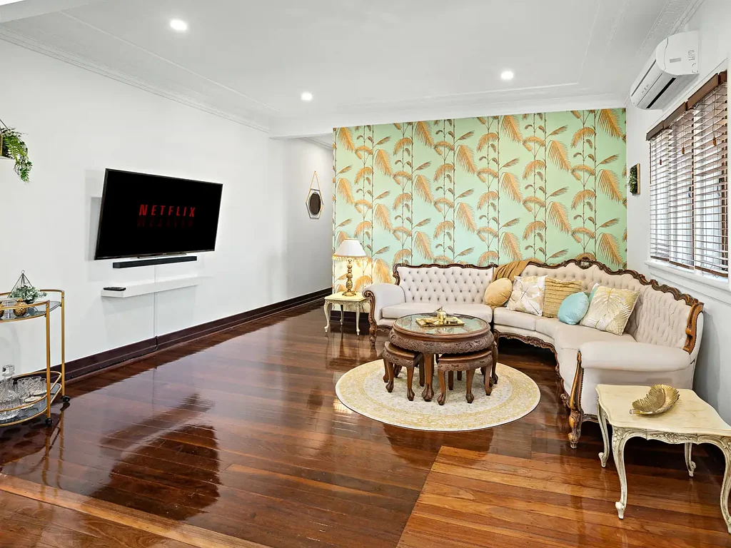 Fully Furnished Apartment in the Heart of Hamilton