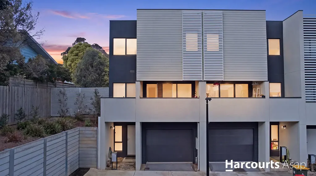 Doveton 2房 现代舒适与宽敞生活完美结合！ Modern Comfort Meets Spacious Living!