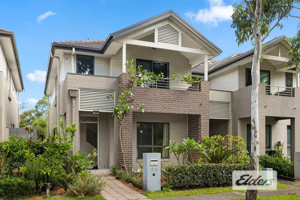 Lidcombe 3Phòng ngủ SPACIOUS FAMILY LIVING WITH PARKSIDE OUTLOOK