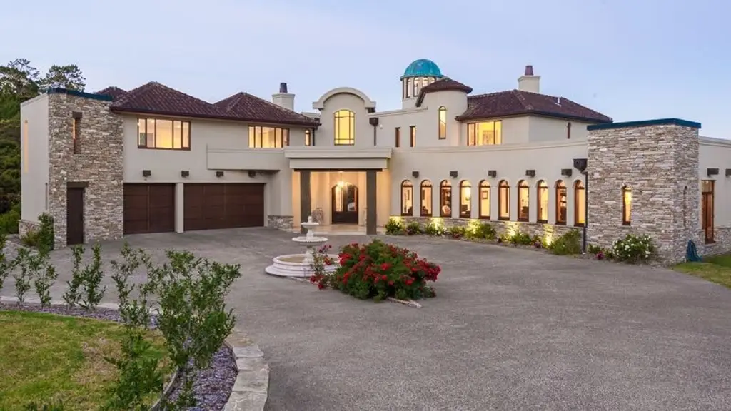 Resort-Style Luxury Retreat in Lucas Heights - Available Now!
