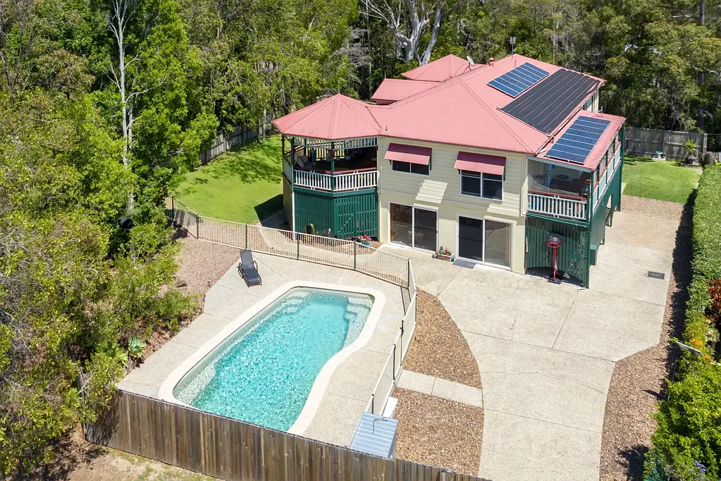 Tewantin 4ਬੈੱਡਰੂਮ Highset Queenslander with Modern Comforts