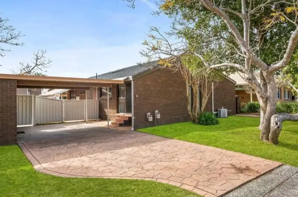 Tranquil Living Just Minutes from Schools, Shops & Transport