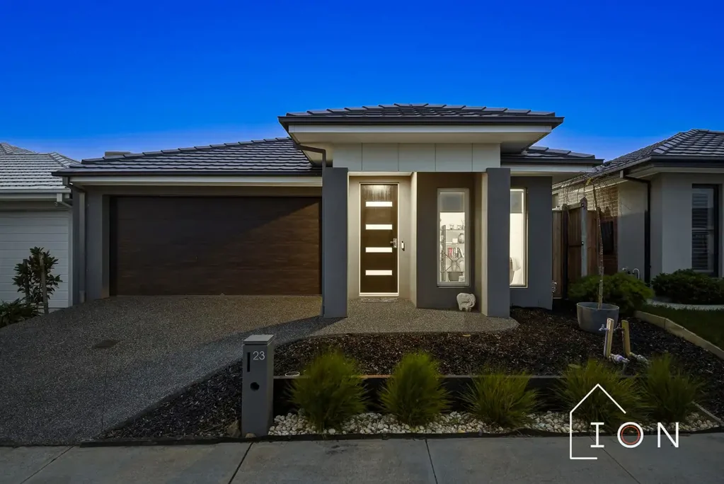 Cranbourne South 3غرفة نوم The Complete Package: Thoughtful Design Meets Everyday Functionality
