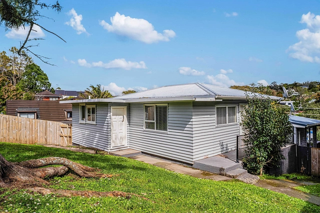 2/729 Beach Road, Browns Bay, North Shore City