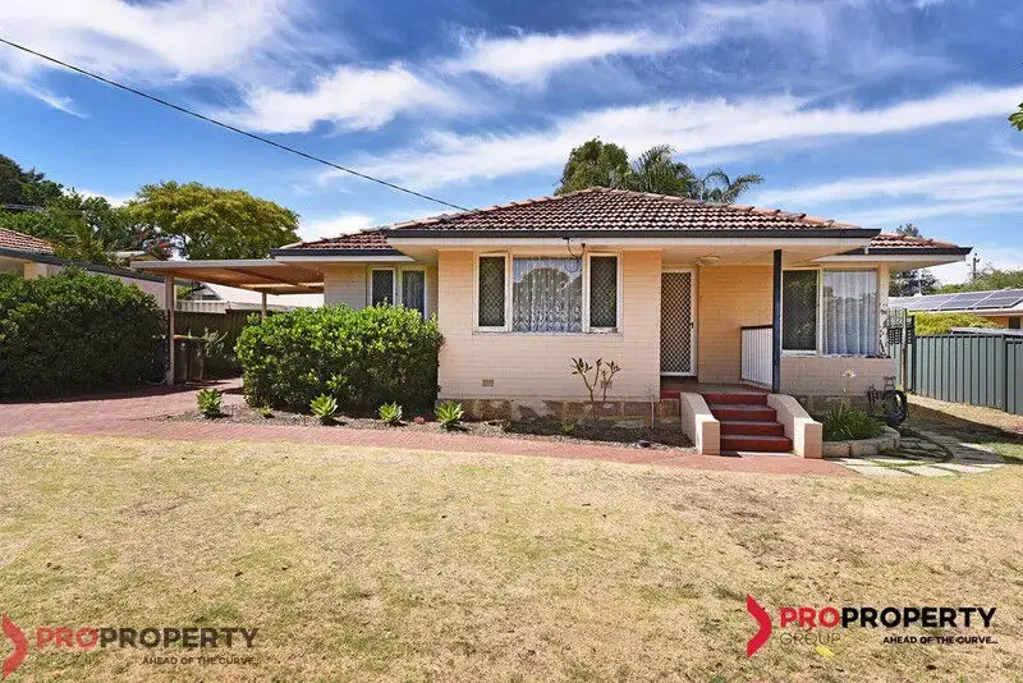 3 Bedroom Home on Large Block in Convenient Location