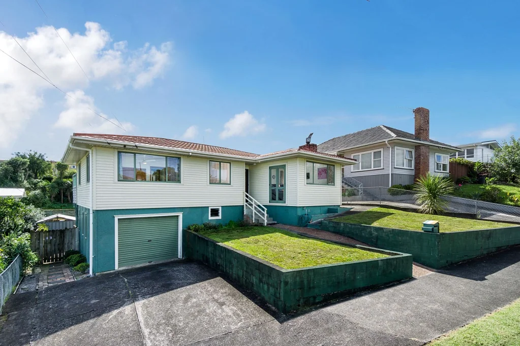 Newly Renovated 3-Bedroom Home with Flexible Living Options in New Windsor!