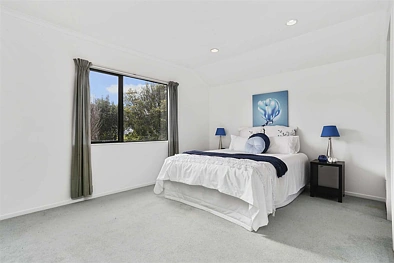 Newly renovated 3 bedrooms plus 1 study with 1.5 bathrooms town house in New Lynn.