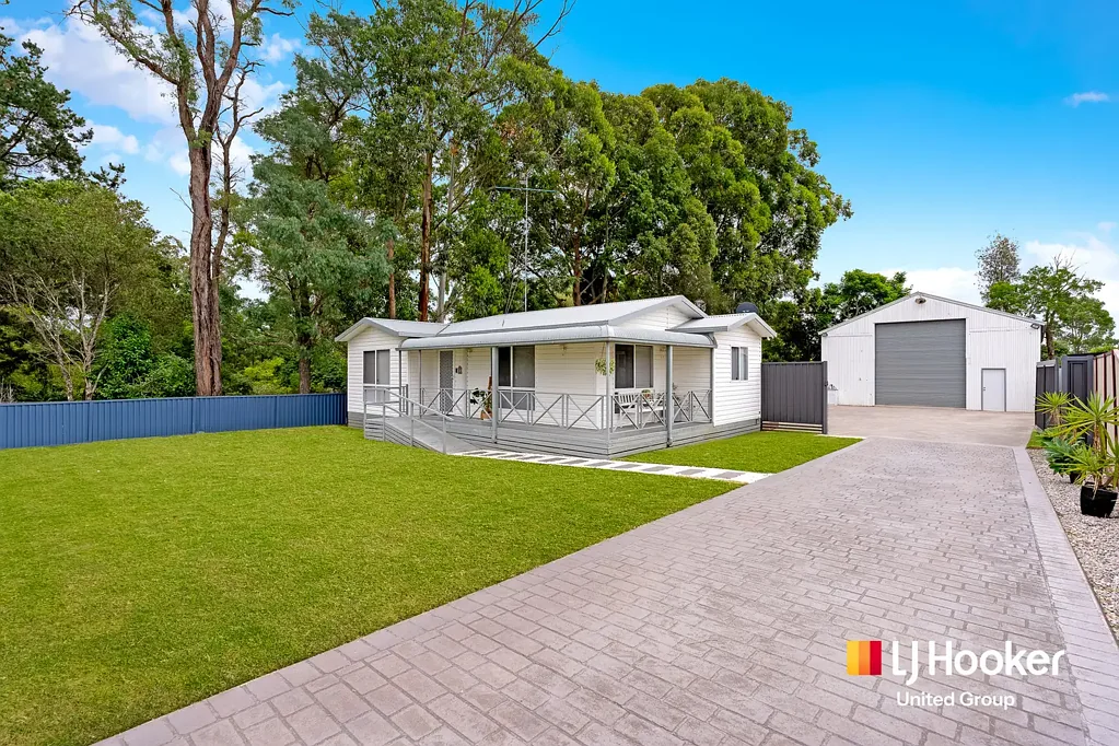 25 McIntosh Street, The Oaks, NSW 2570