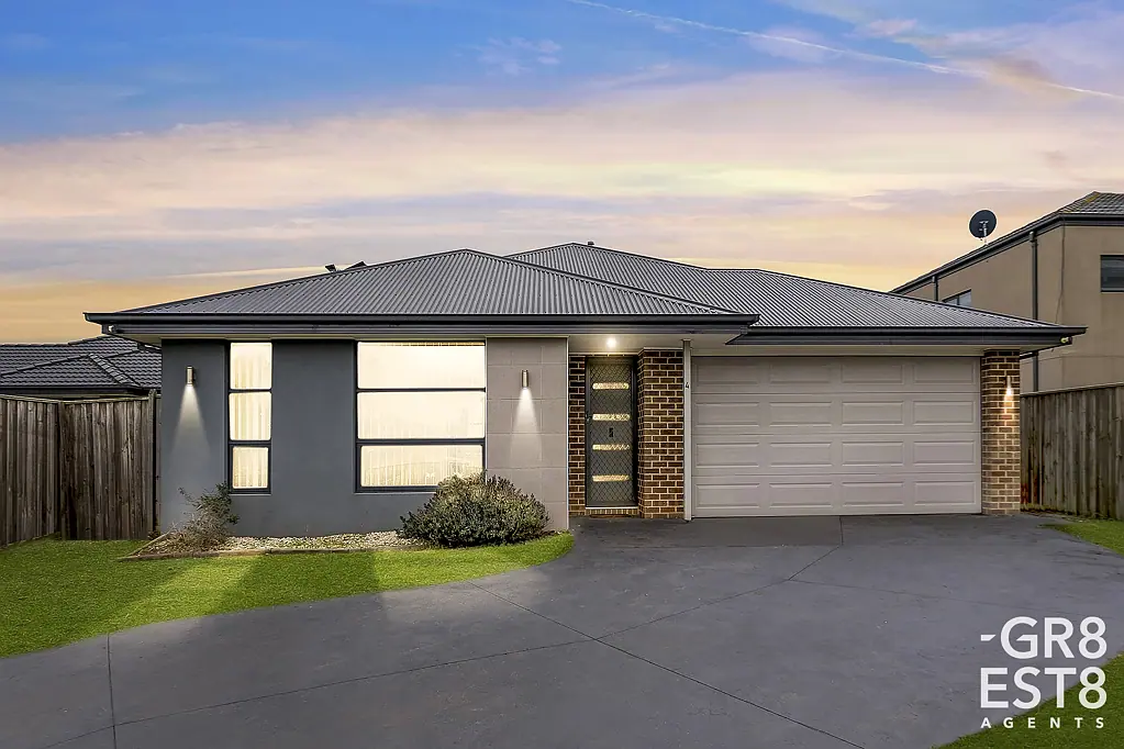 4 Riverside Drive, Cranbourne West, VIC 3977