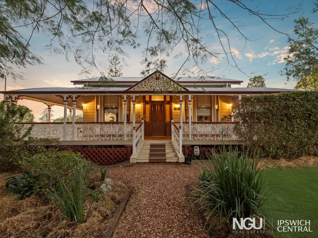 Newtown 3 Bedroom TIMELESS CHARACTER + HEATED POOL + BUILT IN SHED WITH BATHROOM + 1,039m² CORNER BLOCK