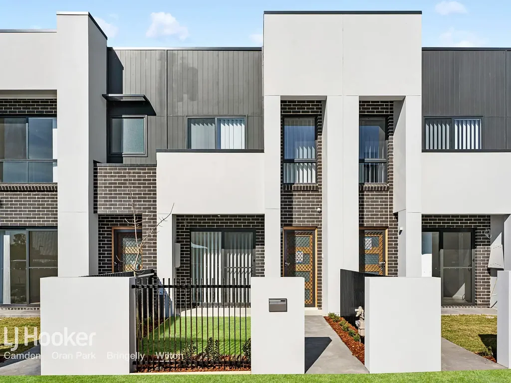 Modern Living in the Heart of Oran Park Town