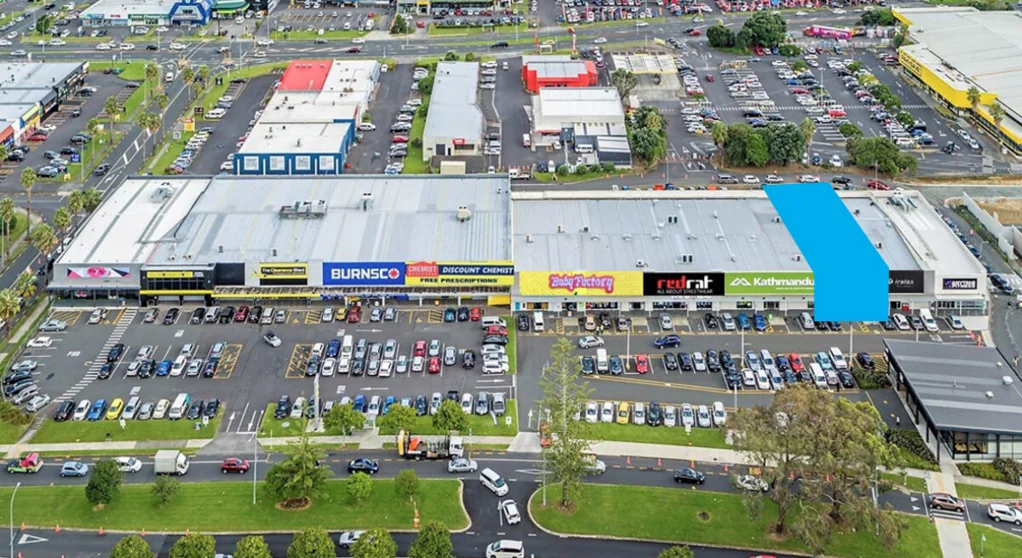 Manukau City Centre Modern 353m² Large-Format Retail/Showroom