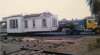 连续一年半居住在外宿屋并使用移动厕所和室外淋浴是一个什么样的体验？