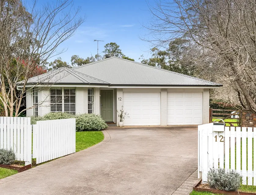 12 Fernbrook Crescent, Mittagong, NSW 2575, 4部屋, 2バスルーム, House