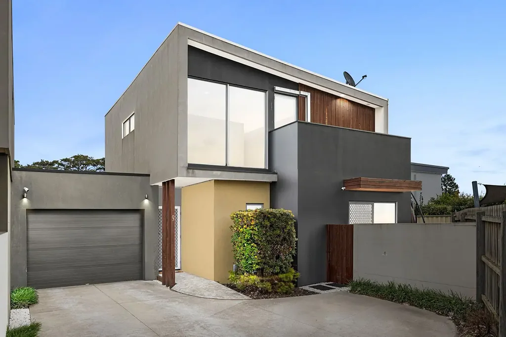 Werribee 3 Bedroom Stylish Modern Living in the Heart of Werribee