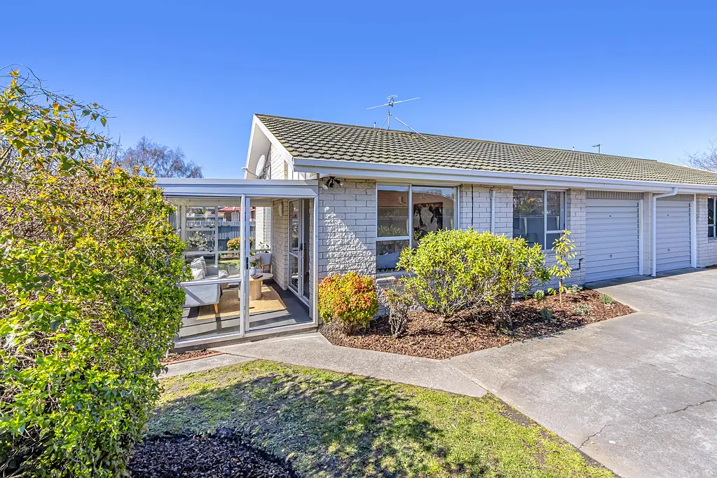 Upper Riccarton 2Kwarto Stylish Spacious Stunner Seeking Perfect Match
