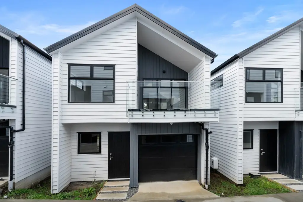 Bucklands Beach 4房  Modern Family Living Near Macleans College
