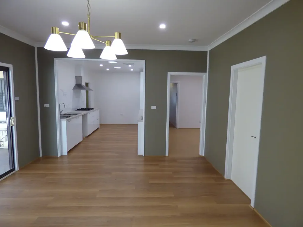 27 Pollock Ave, Merredin, WA 6415