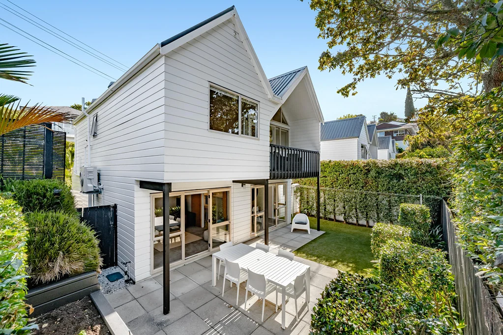 Remuera 3房  Declared Reserve Below $1,389,000